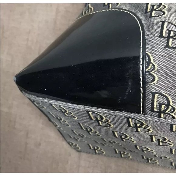 Dooney & Bourke Hobo Purse Bag Beige & Black Canvas Shoulder Bag - Picture 9 of 16